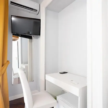 Bed & Breakfast La Duomo Naples